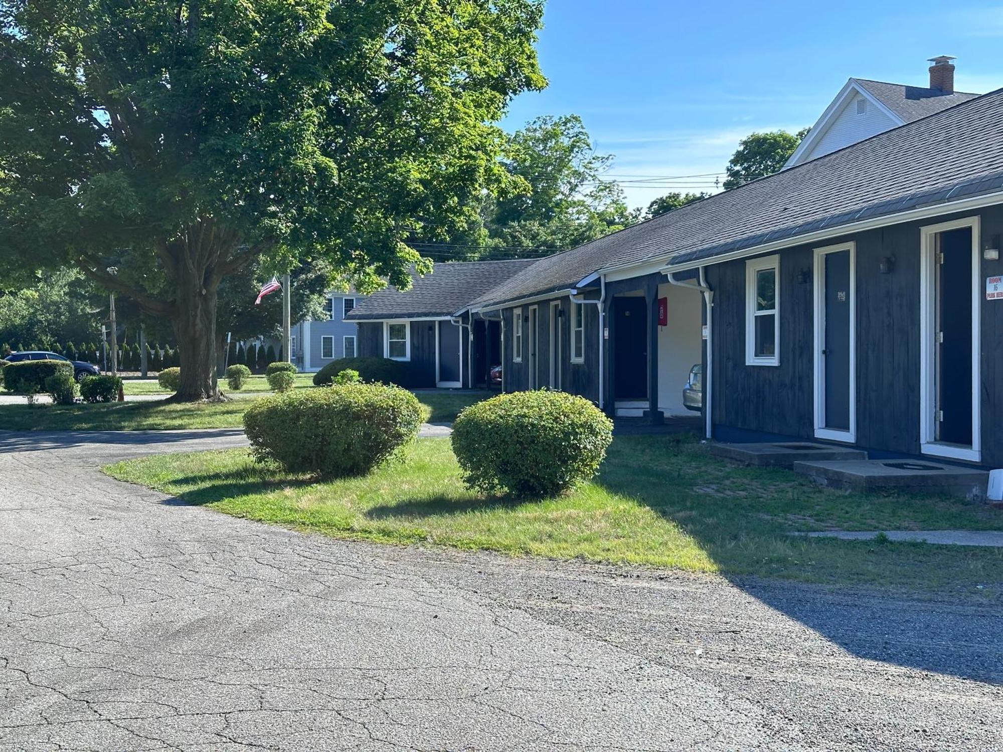 Village Motel Clinton Exterior foto